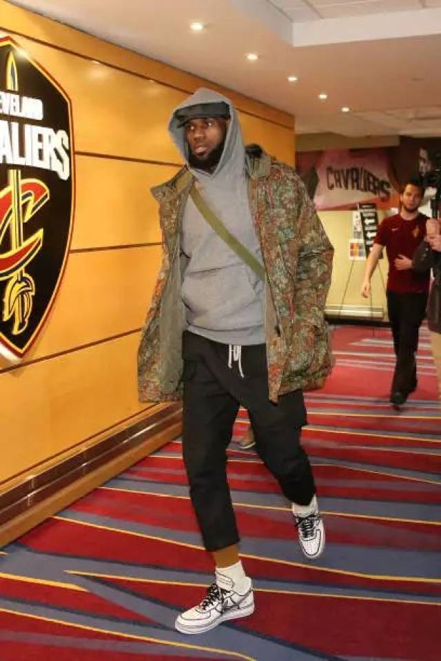 勇记：追梦完成核磁共振检查，后续根据治疗效果观察伤势反应